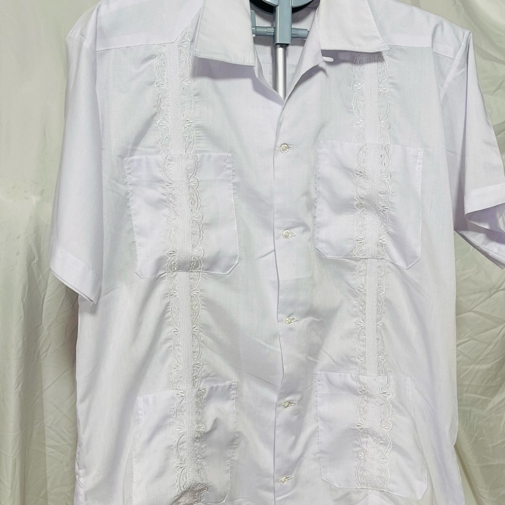 Men's White Embroidered Short Sleeve Guayabera